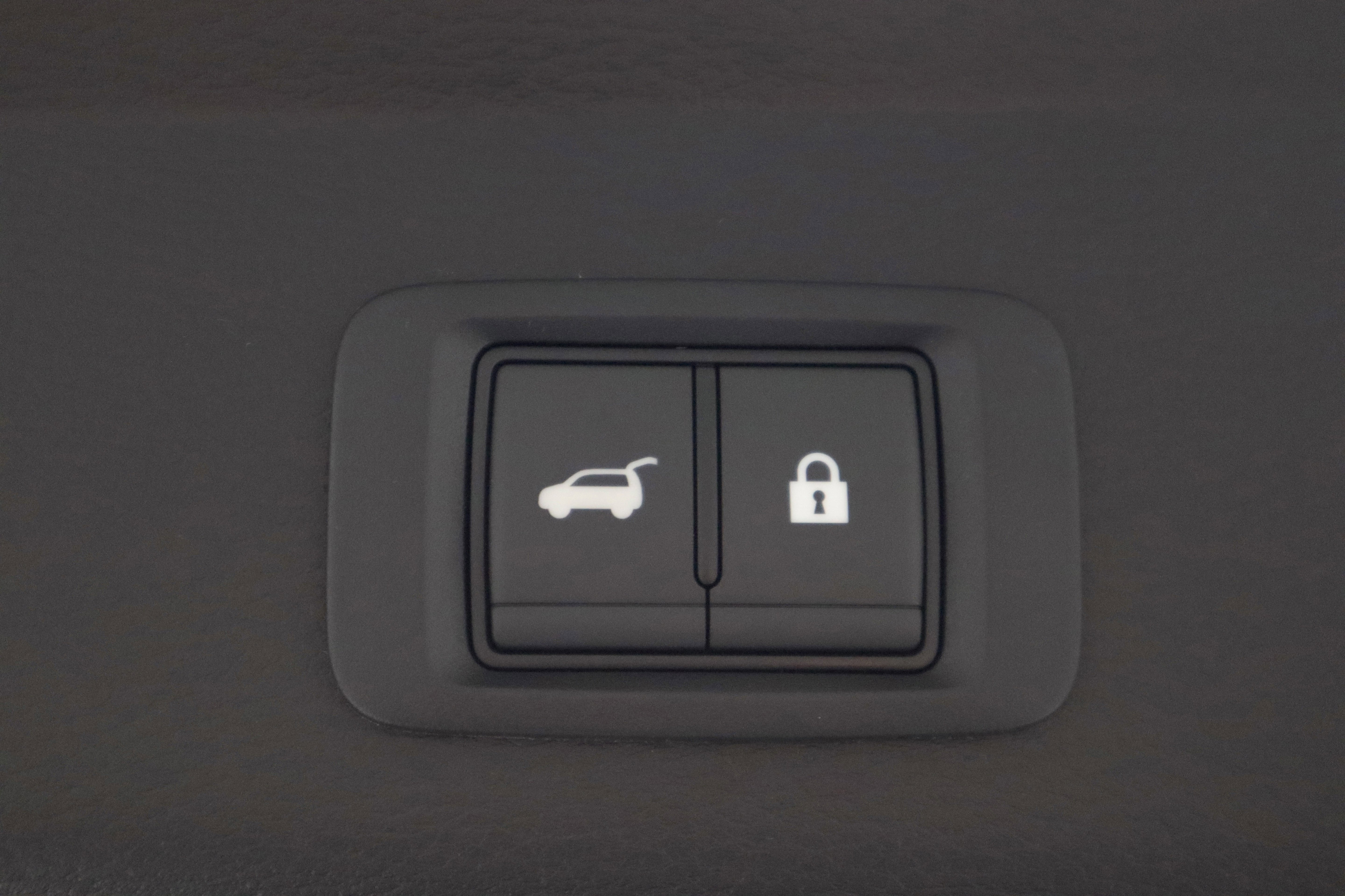 New 2025 Mitsubishi Outlander SE image 29