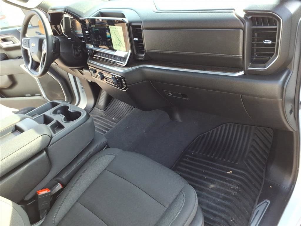 Used 2026 Chevrolet Silverado 1500 LT image 16
