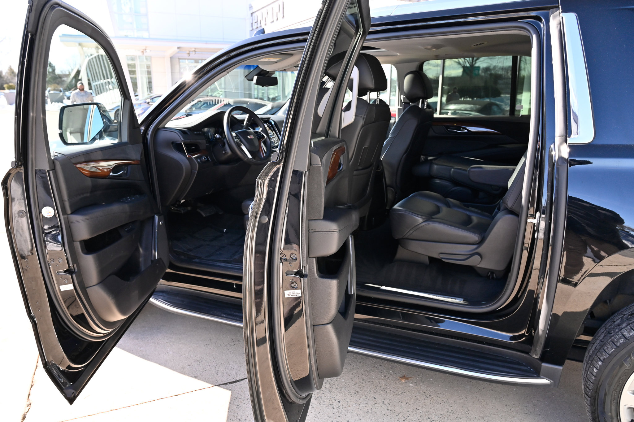 Used 2017 Cadillac Escalade ESV Luxury image 36