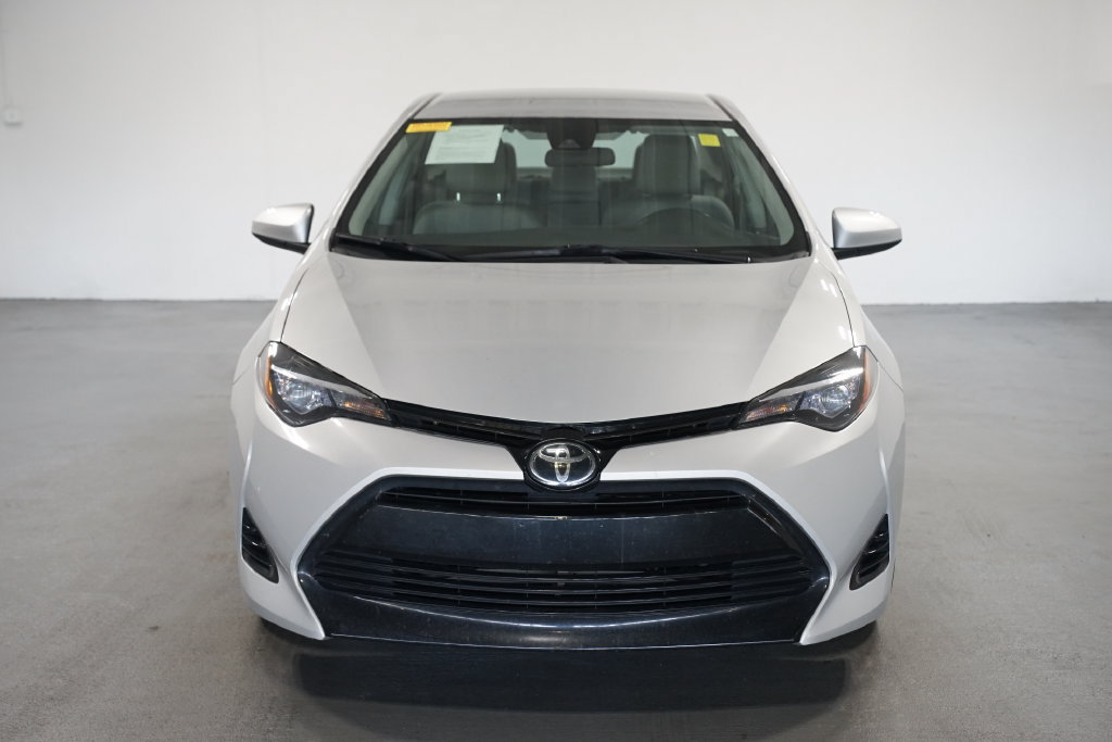 Used 2017 Toyota Corolla LE FWD image 2