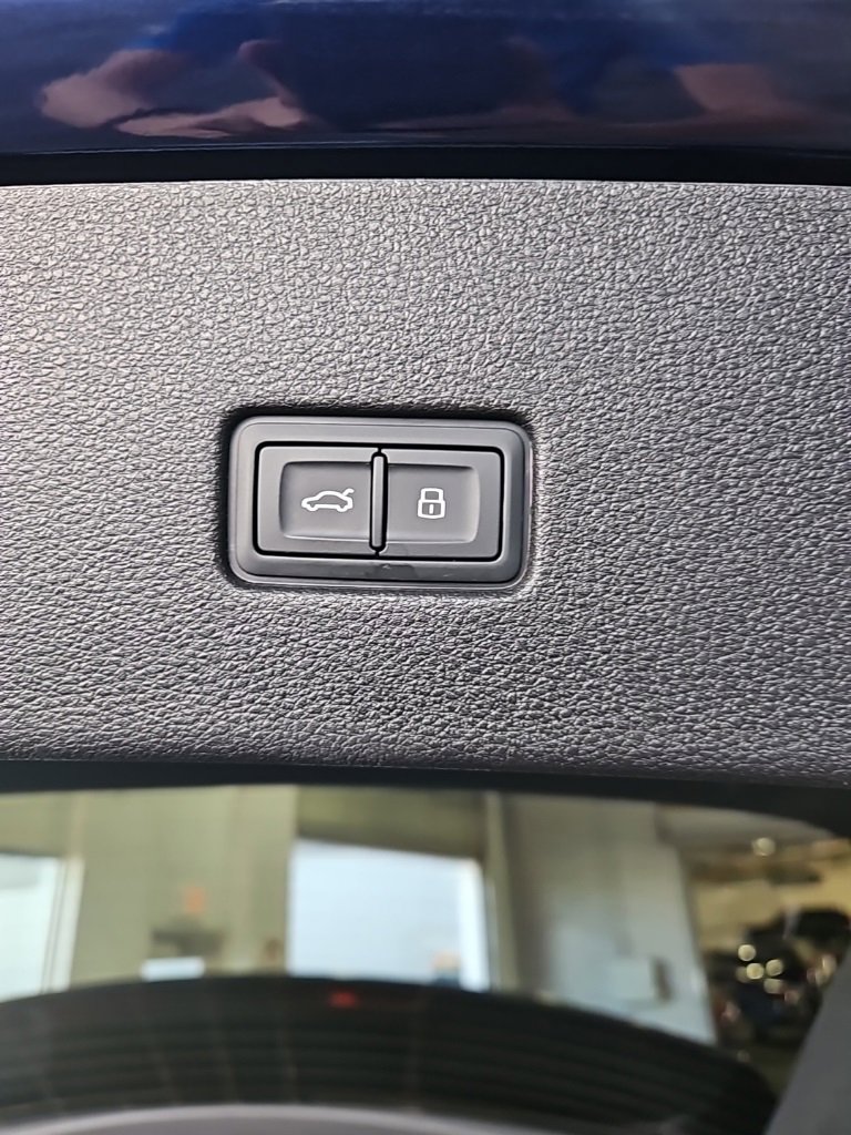 Used 2022 Audi Q8 Premium Plus w/ Premium Plus Package image 21