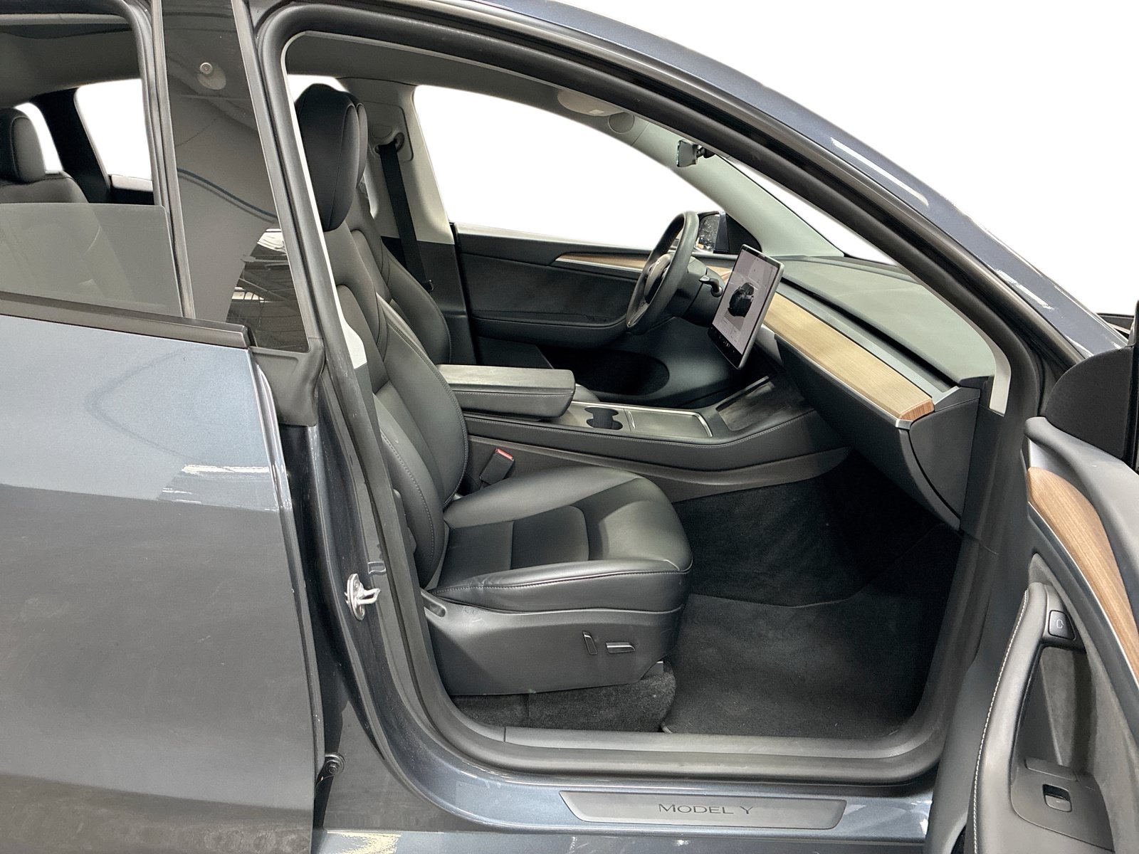 Certified 2023 Tesla Model Y Long Range AWD/4WD image 13