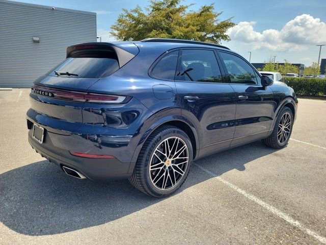 Used 2024 Porsche Cayenne image 7