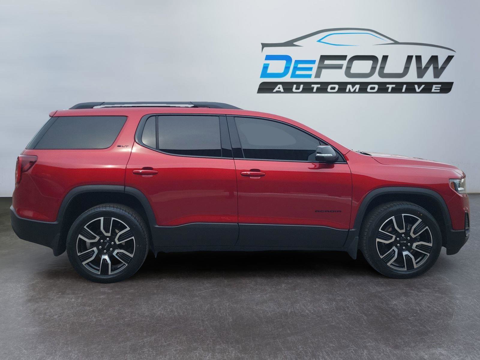 Used 2021 GMC Acadia SLT w/ Elevation Edition image 2