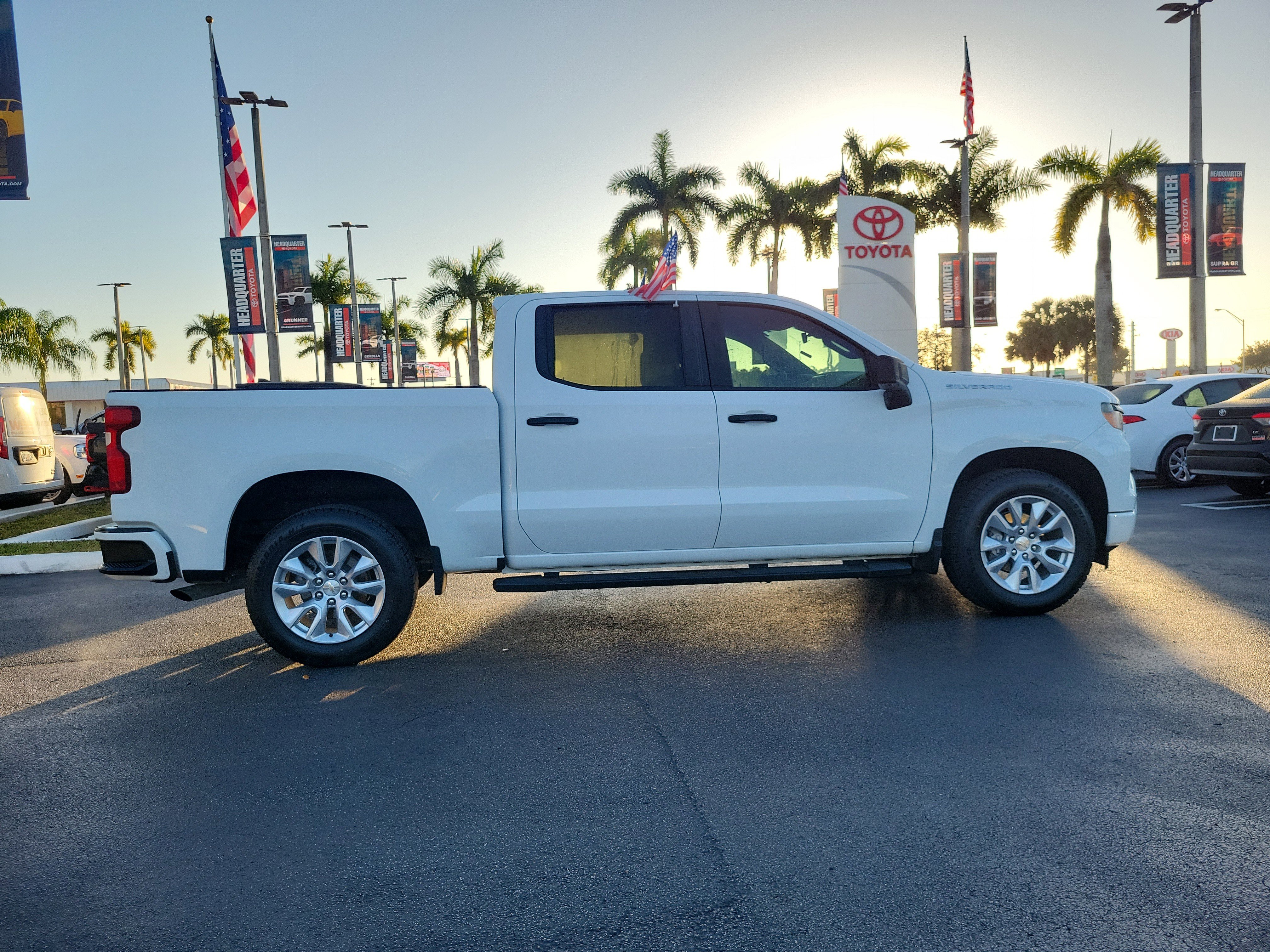 Used 2023 Chevrolet Silverado 1500 Custom image 13