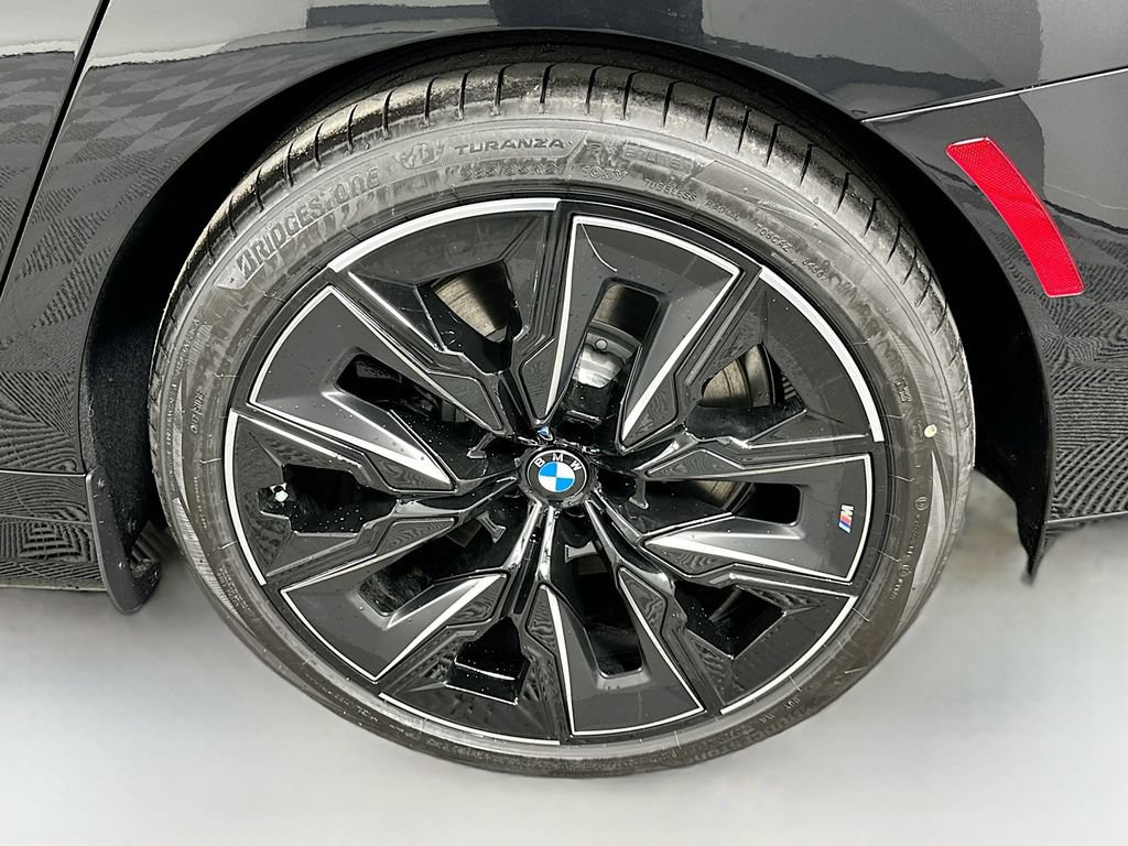New 2026 BMW 750e xDrive AWD/4WD image 23
