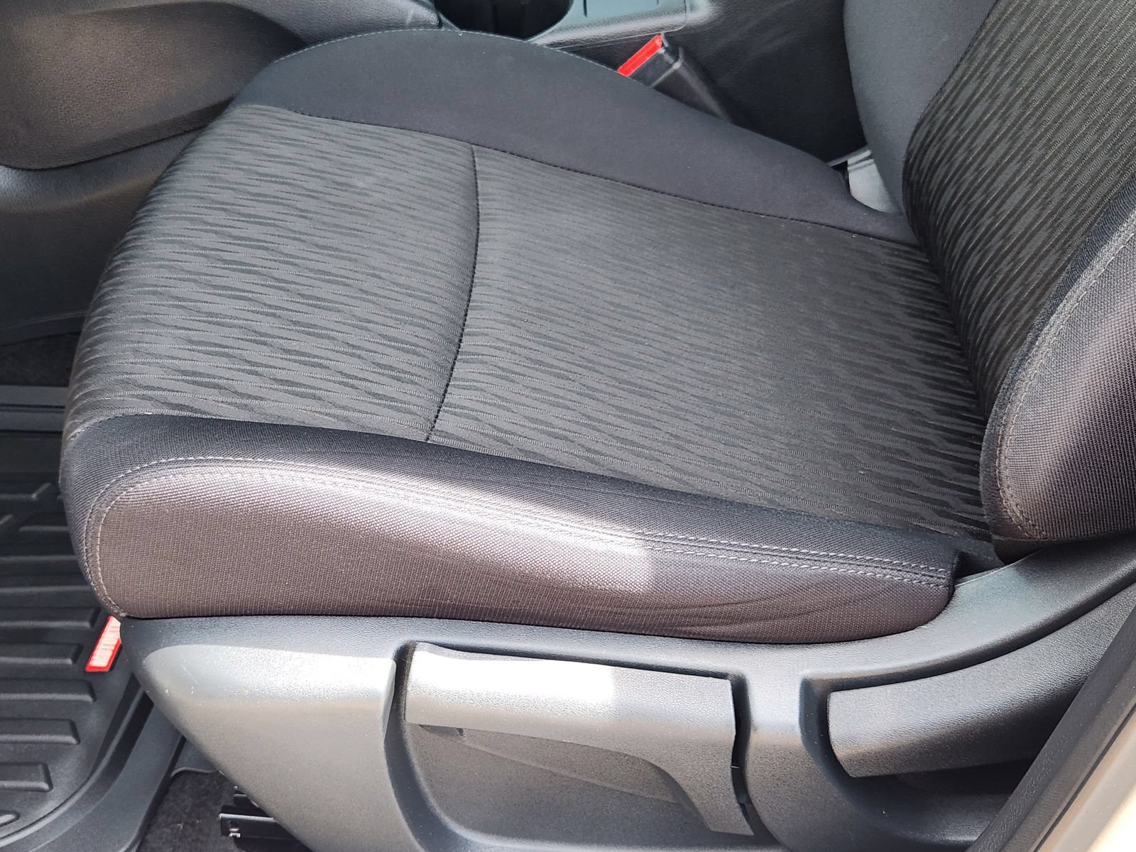 Used 2019 Nissan Rogue S FWD image 27