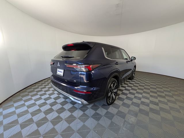 Used 2025 Mitsubishi Outlander SE AWD/4WD image 3