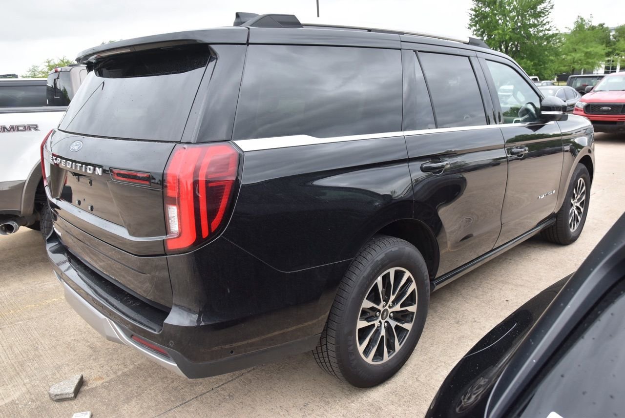 Certified 2025 Ford Expedition Platinum image 6