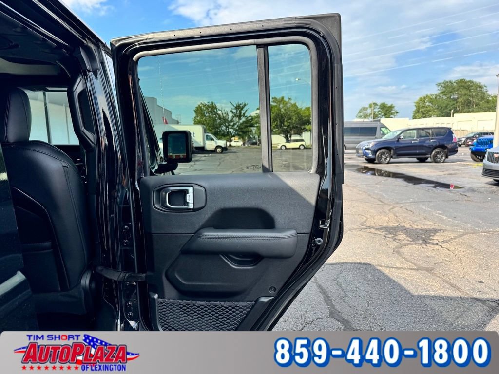 Used 2023 Jeep Wrangler Unlimited Sahara AWD/4WD image 41