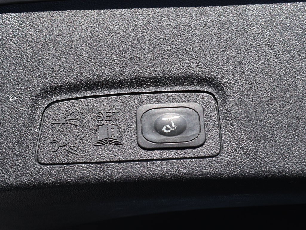 Used 2016 Lincoln MKC Reserve w/ Technology Package image 18