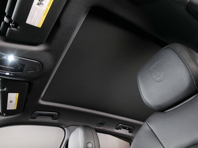 Certified 2026 Porsche Cayenne AWD/4WD image 23