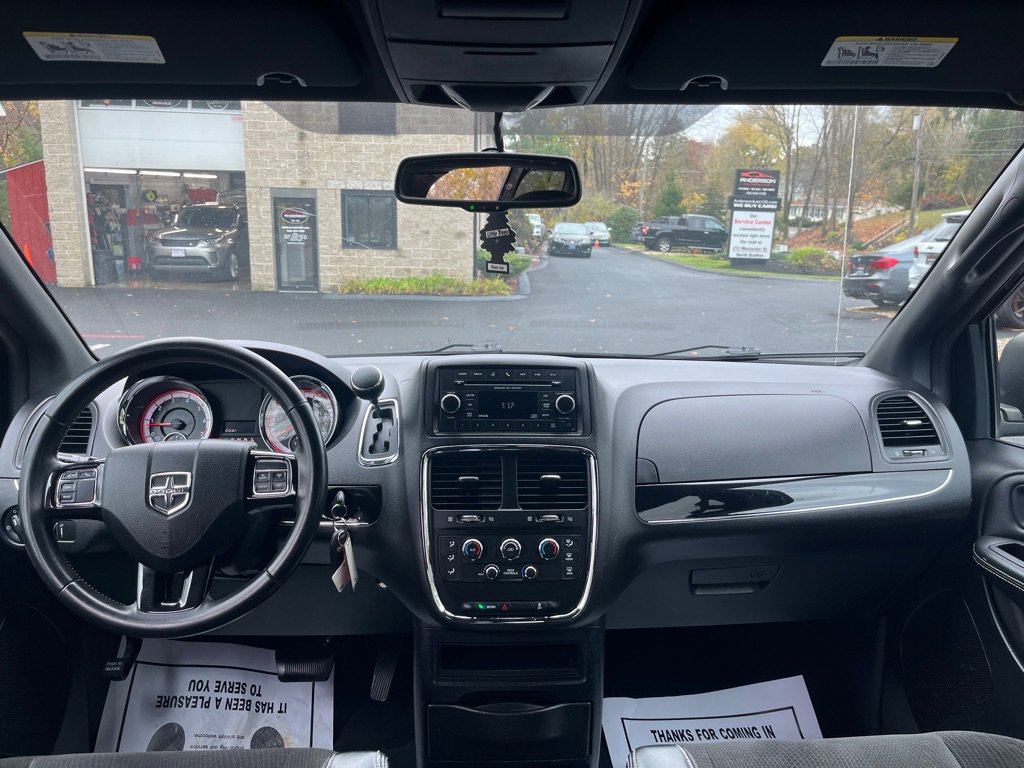 Used 2015 Dodge Grand Caravan SE image 14