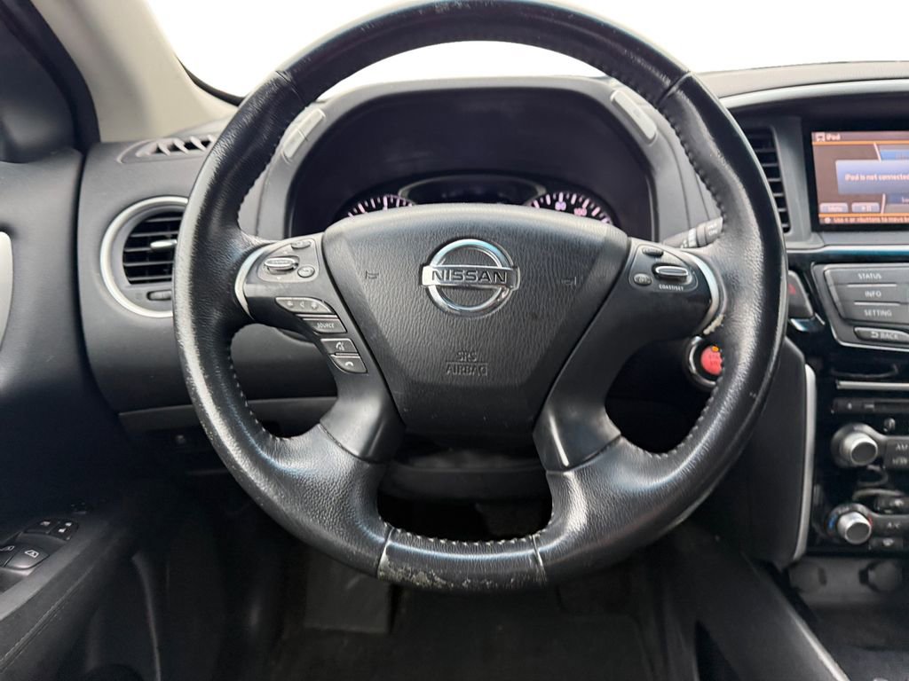 Used 2014 Nissan Pathfinder SV image 12