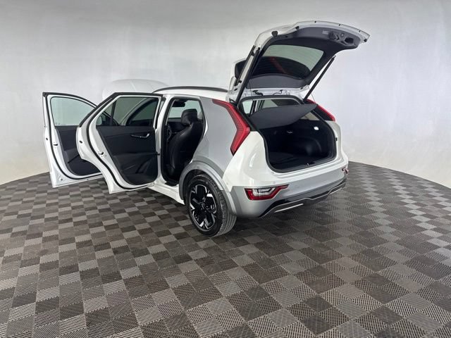 Certified 2024 Kia Niro Wave w/ Wave Preserve Package FWD image 18