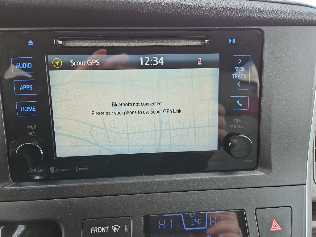 Used 2016 Toyota Sienna XLE image 23