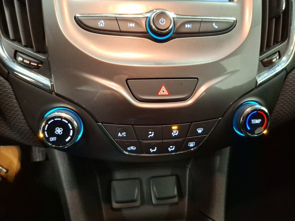 Used 2017 Chevrolet Cruze LT image 25