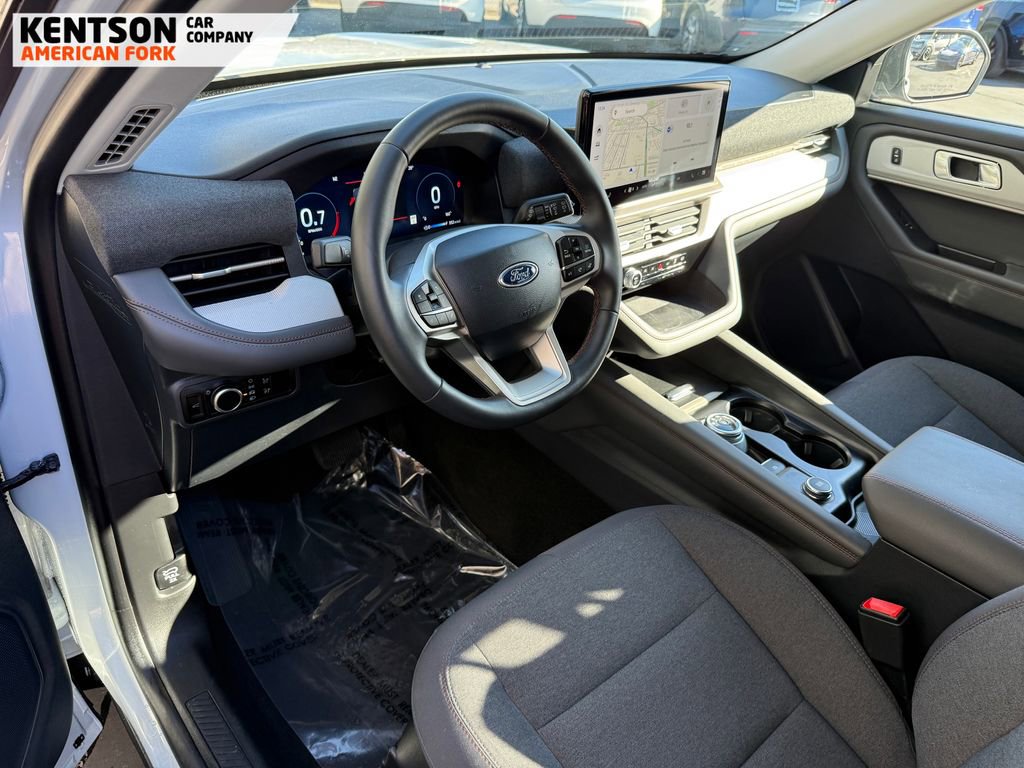 Used 2025 Ford Explorer Active image 30