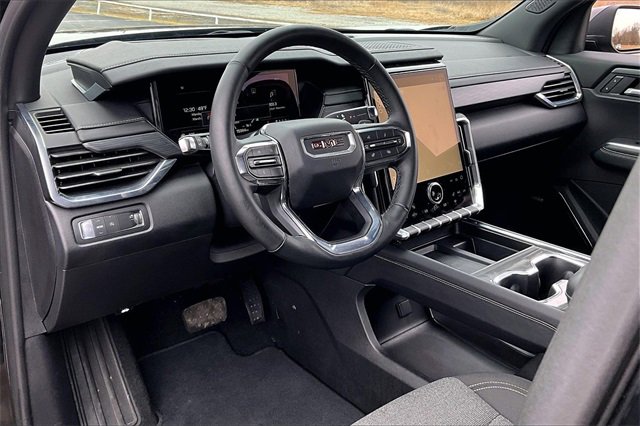 Used 2025 GMC Acadia Elevation image 17