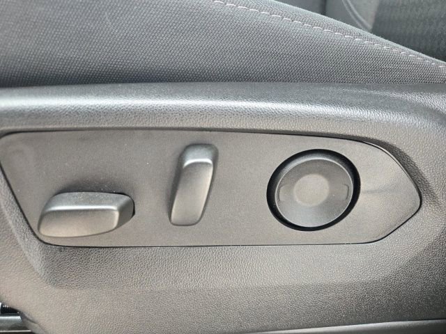 Used 2023 GMC Yukon SLE w/ Gmc Pro Safety Plus Package image 27