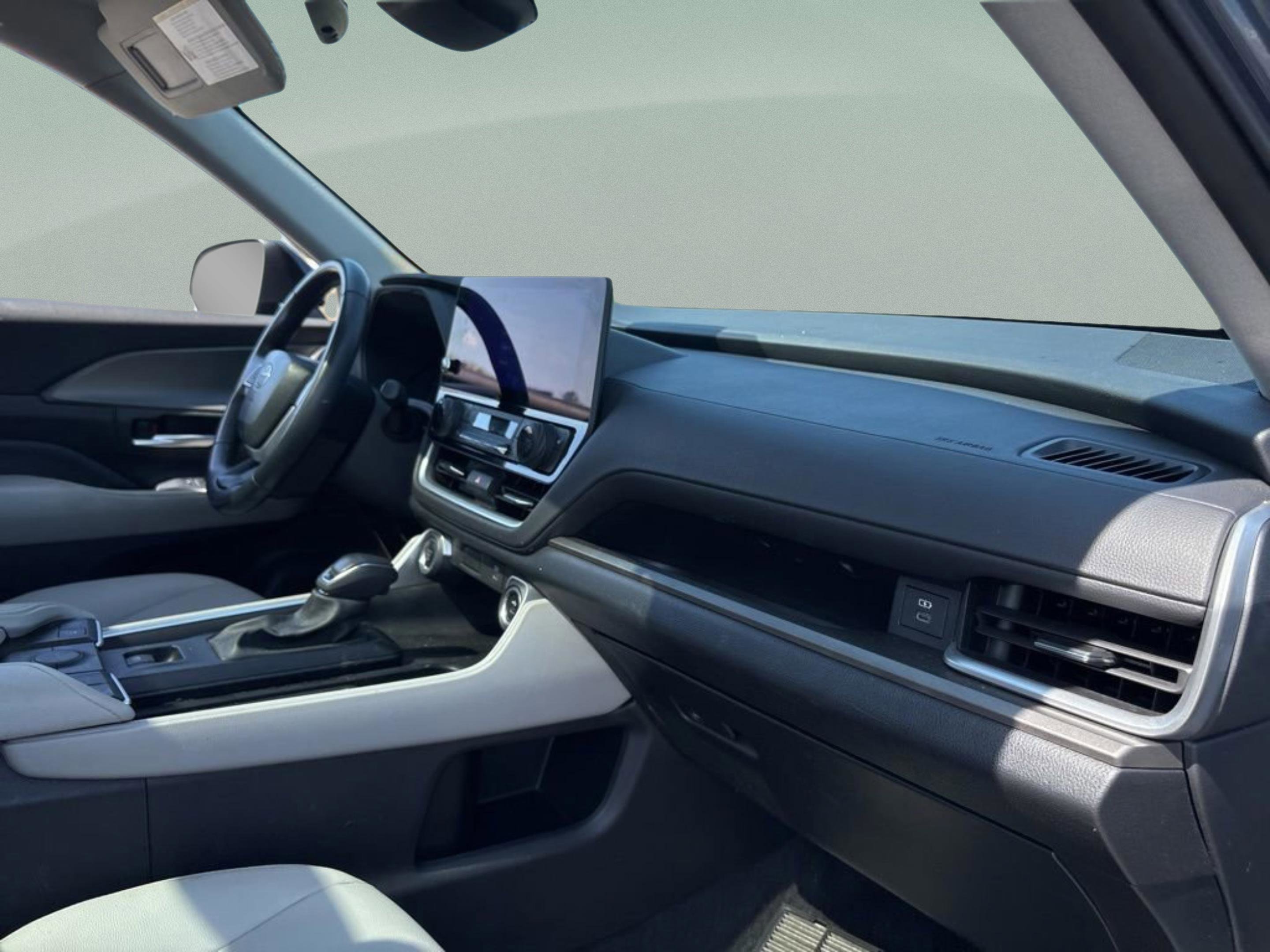 Certified 2024 Toyota Grand Highlander AWD image 38