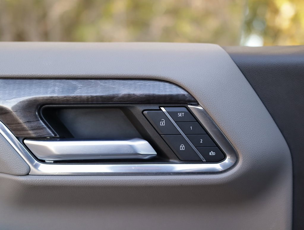 Used 2022 Chevrolet Silverado 1500 LTZ image 26