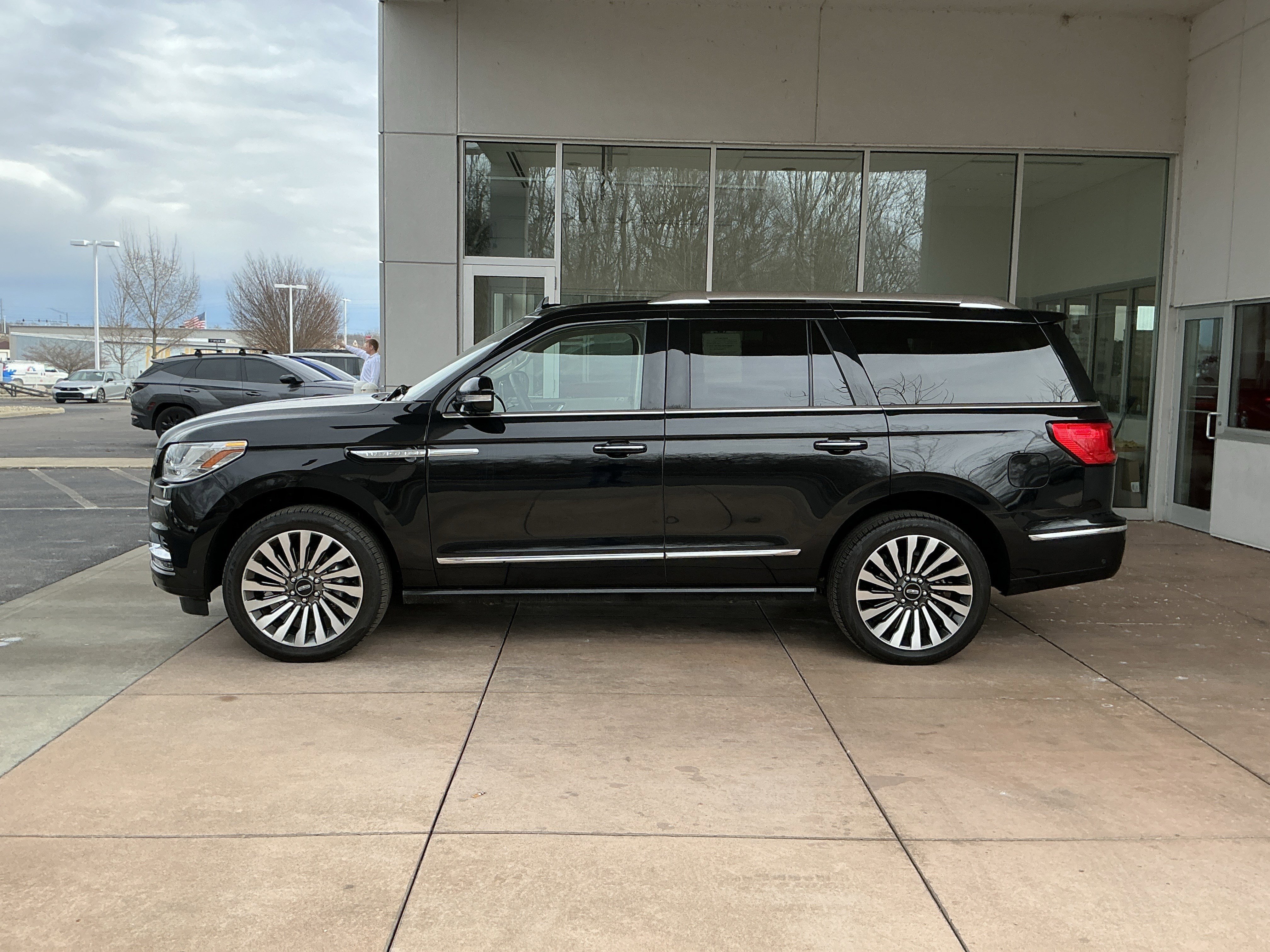 Used 2021 Lincoln Navigator Reserve w/ Luxury Package image 19