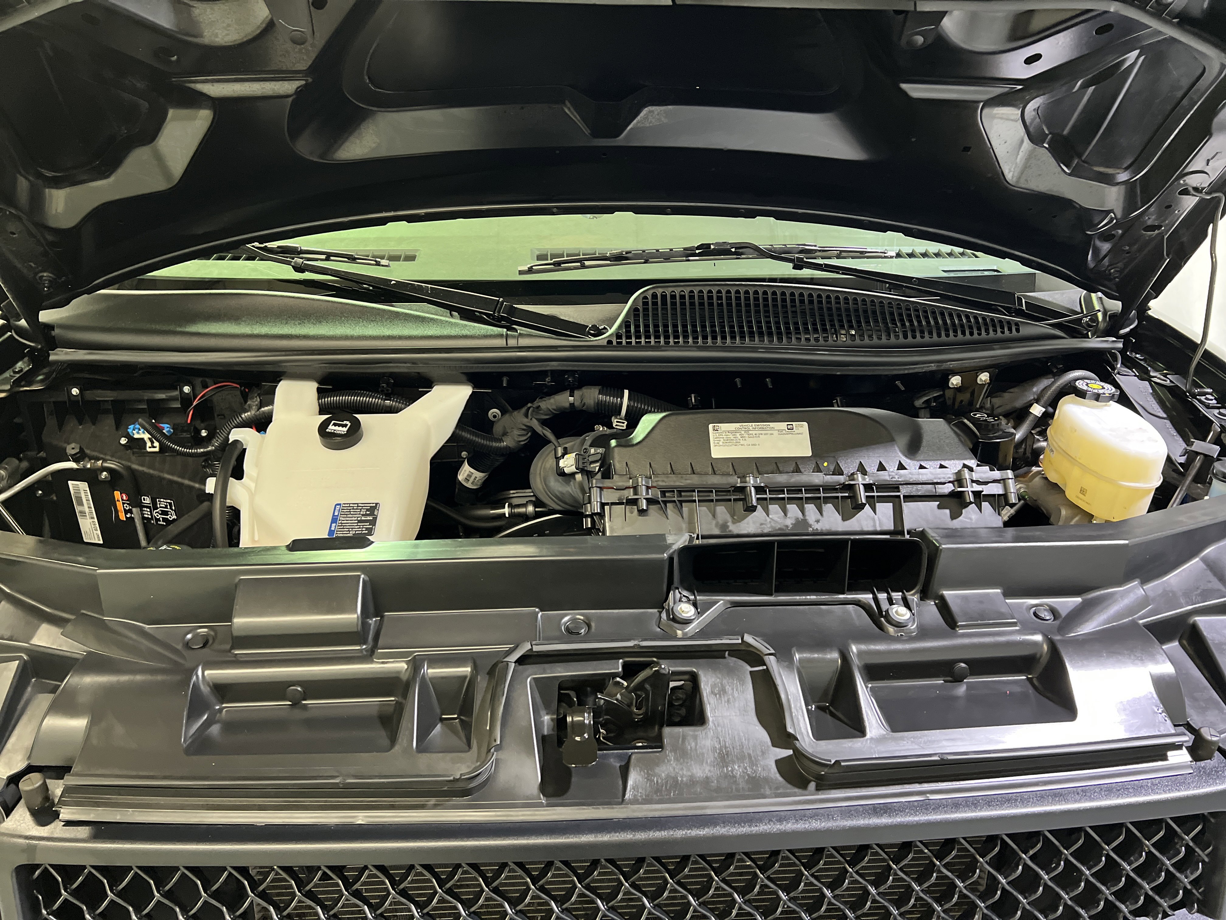 Certified 2025 Chevrolet Express 3500 LS image 15