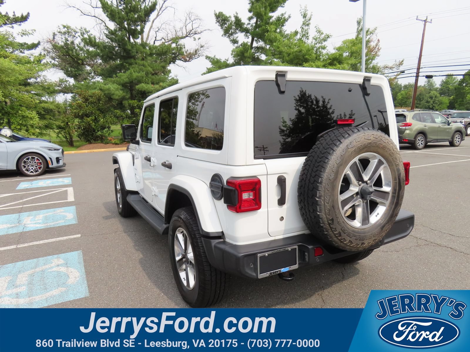 Used 2020 Jeep Wrangler Unlimited Sahara AWD/4WD image 7