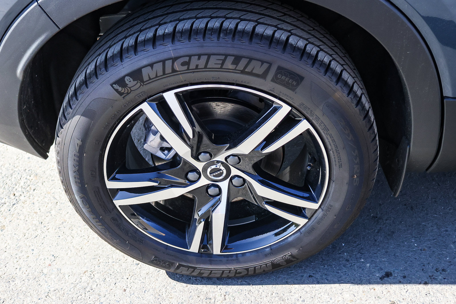Used 2026 Volvo XC40 B5 Core AWD/4WD image 14