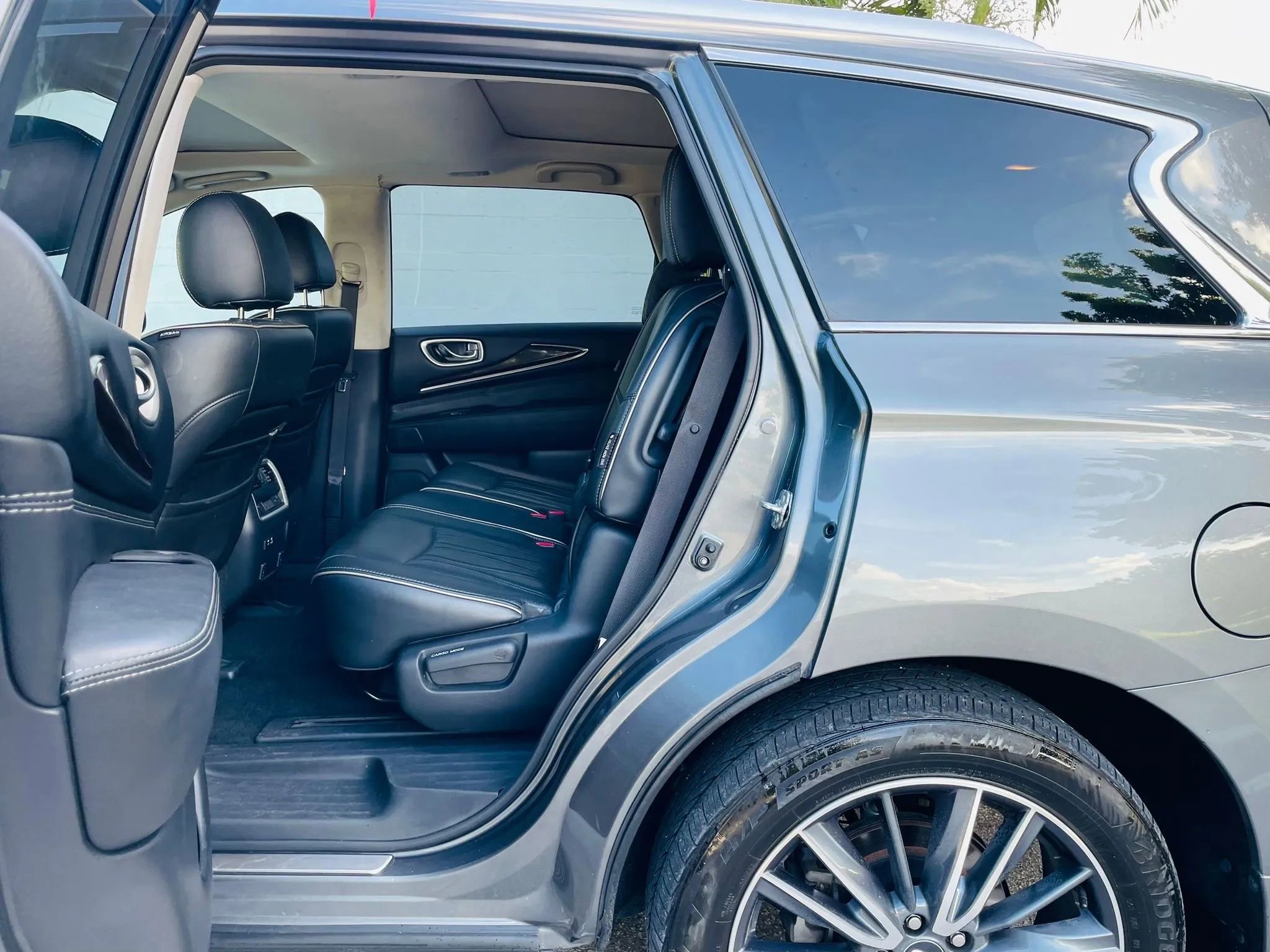 Used 2020 INFINITI QX60 Luxe w/ Sensory Package AWD/4WD image 10