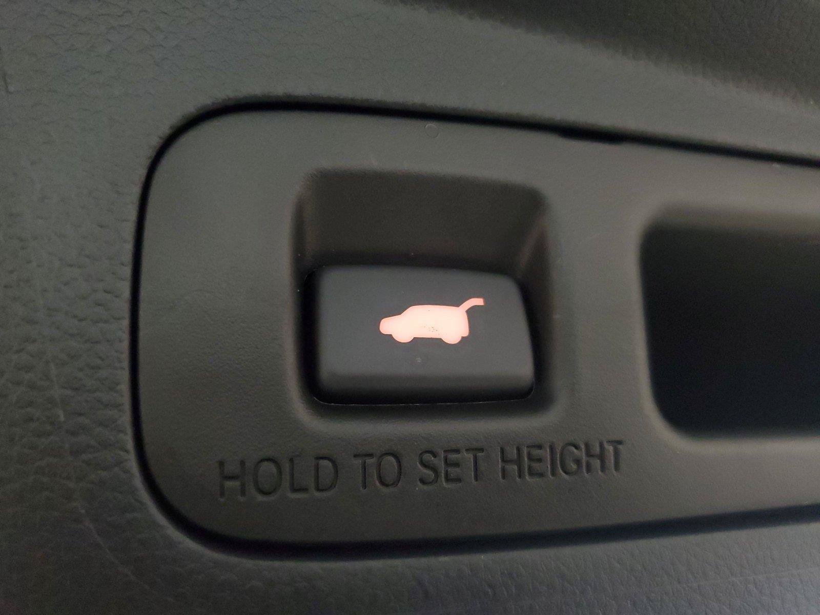 Used 2025 Honda CR-V EX-L image 9