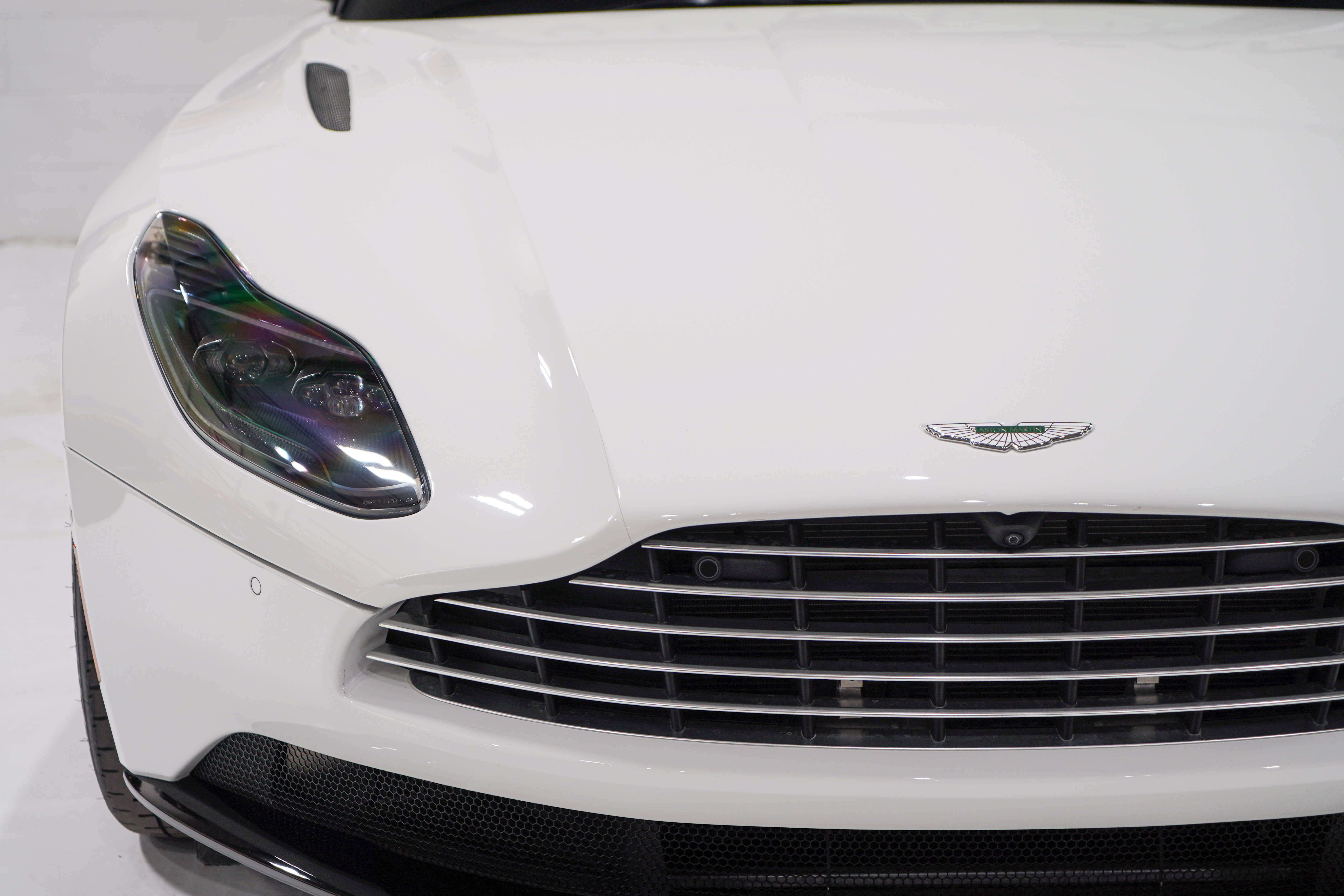 Used 2020 Aston Martin DB11 Volante RWD image 30