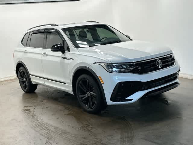 Used 2023 Volkswagen Tiguan SE R-Line AWD/4WD image 21
