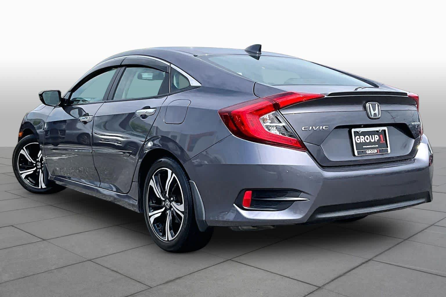 Used 2016 Honda Civic Touring image 12
