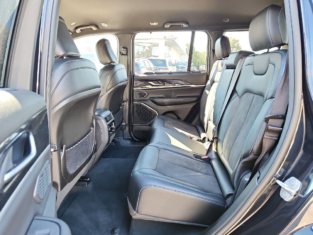 Used 2024 Jeep Grand Cherokee Trailhawk w/ Advanced Protech Group II AWD/4WD image 10