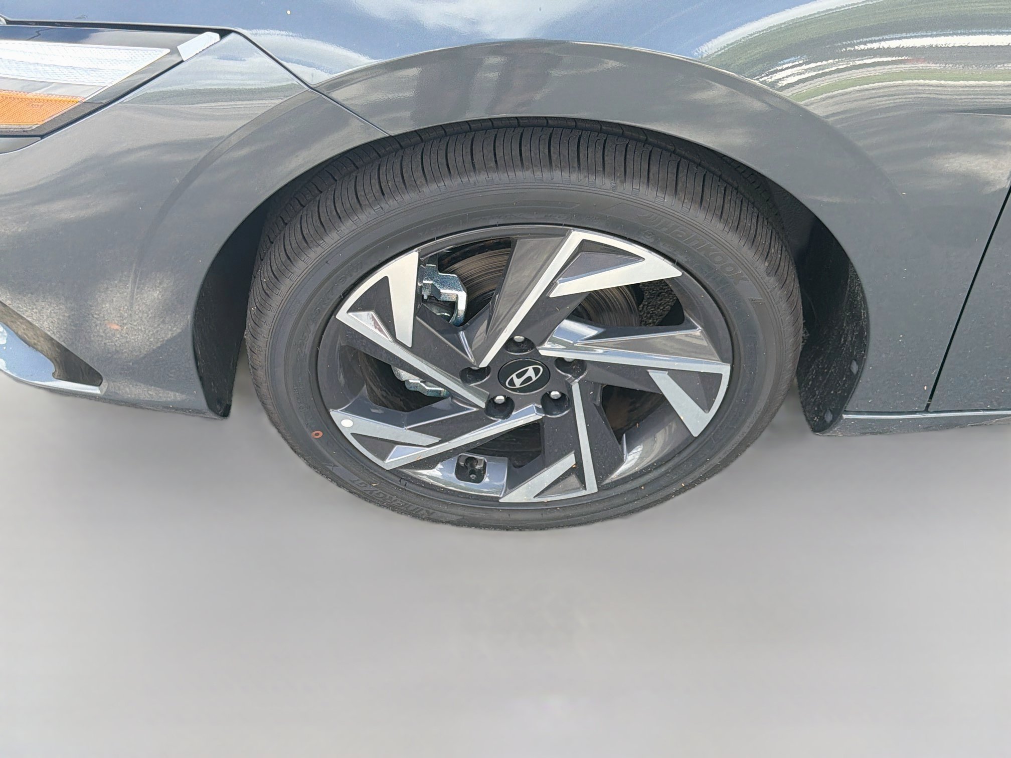 New 2026 Hyundai Elantra Limited FWD image 23