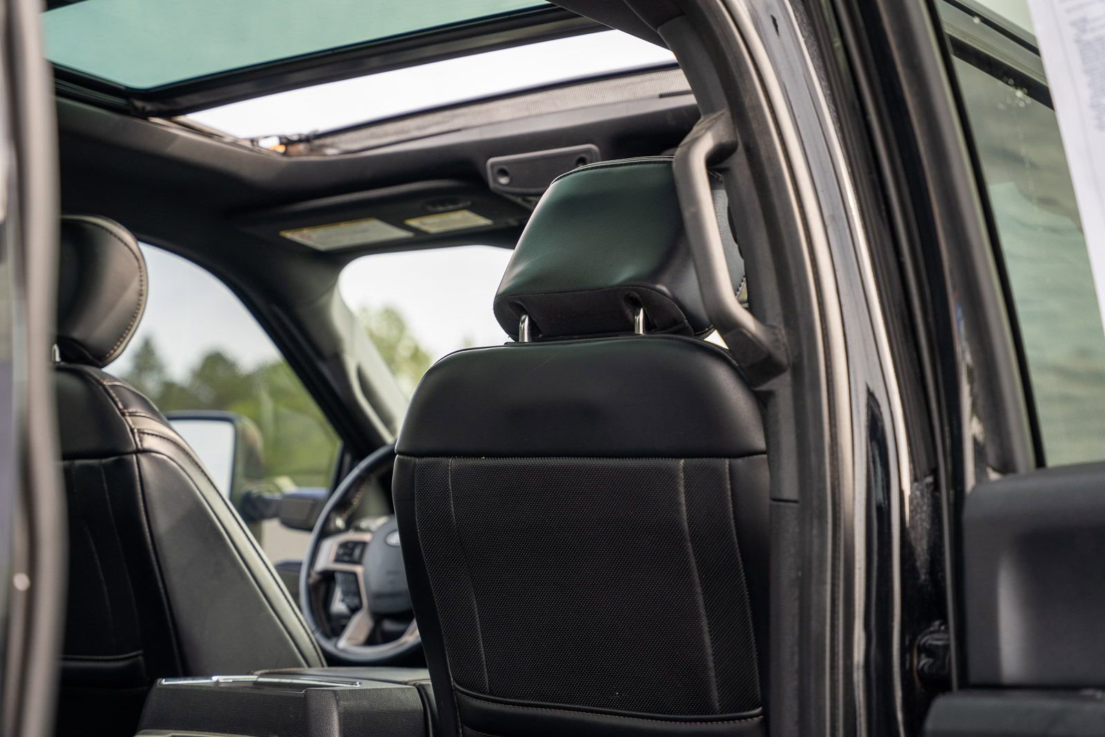 Certified 2019 Ford F250 Platinum w/ Platinum Ultimate Package AWD/4WD image 19