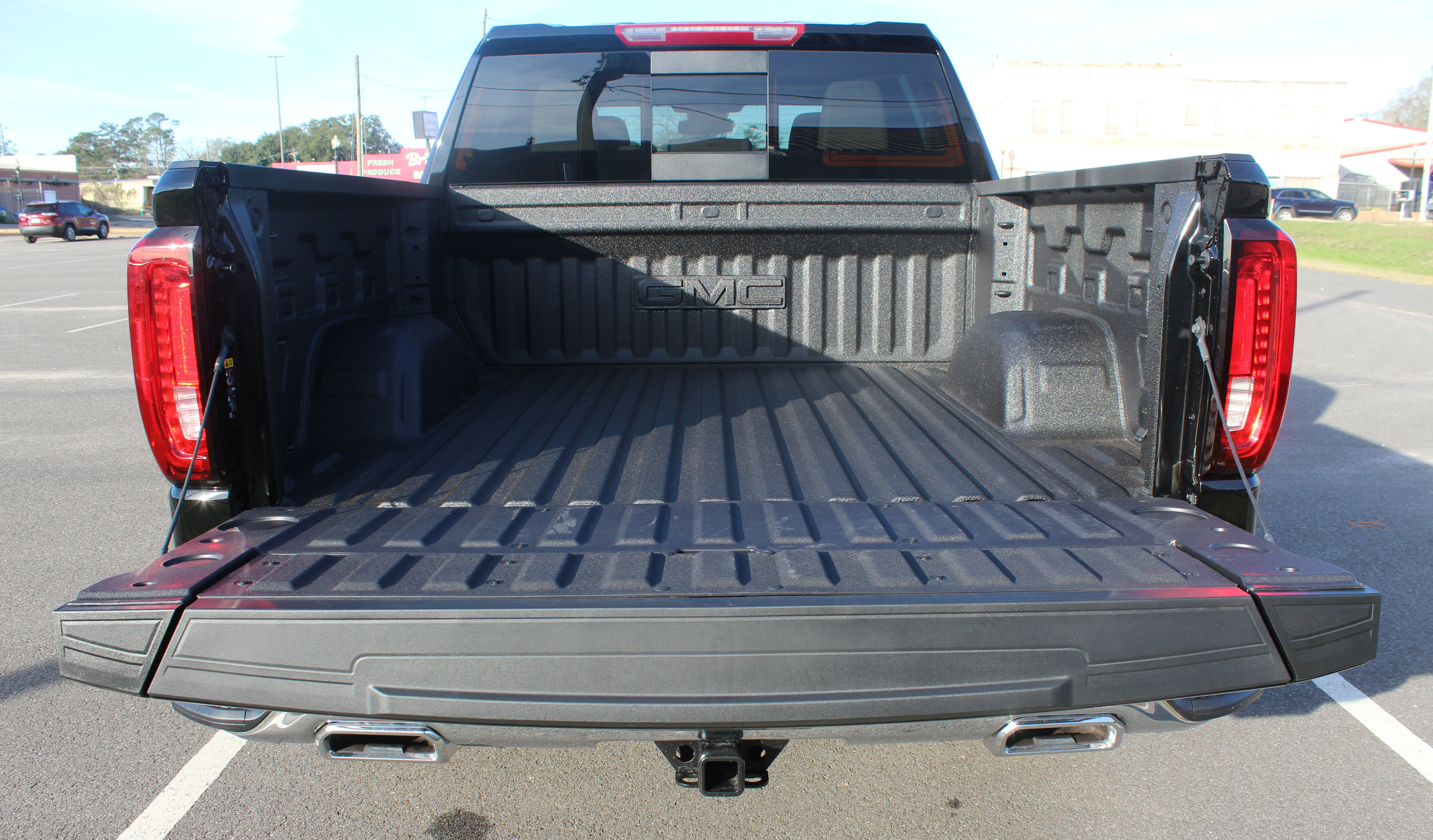 New 2026 GMC Sierra 1500 SLT w/ SLT Premium Plus Package image 10