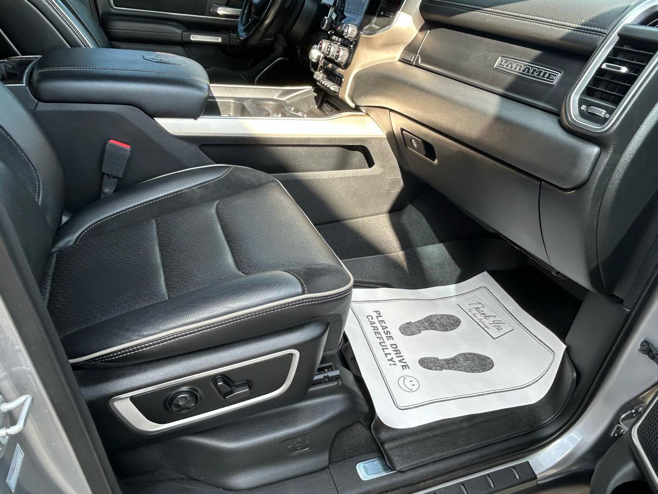 Used 2019 RAM 1500 Laramie AWD/4WD image 12