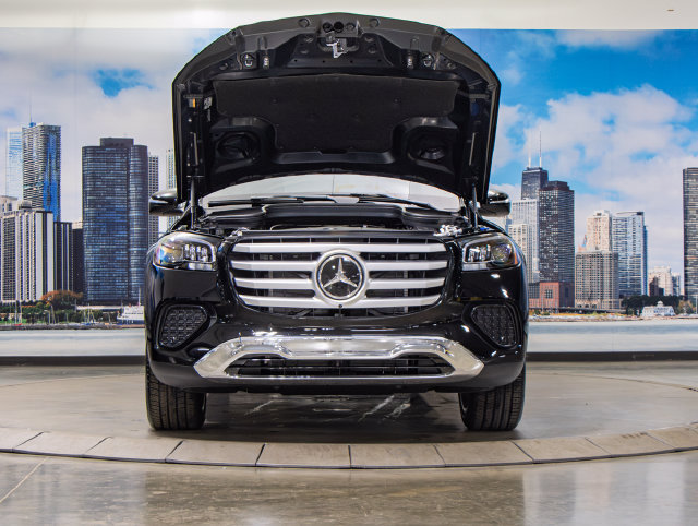 Certified 2026 Mercedes-Benz GLS 450 4MATIC image 4