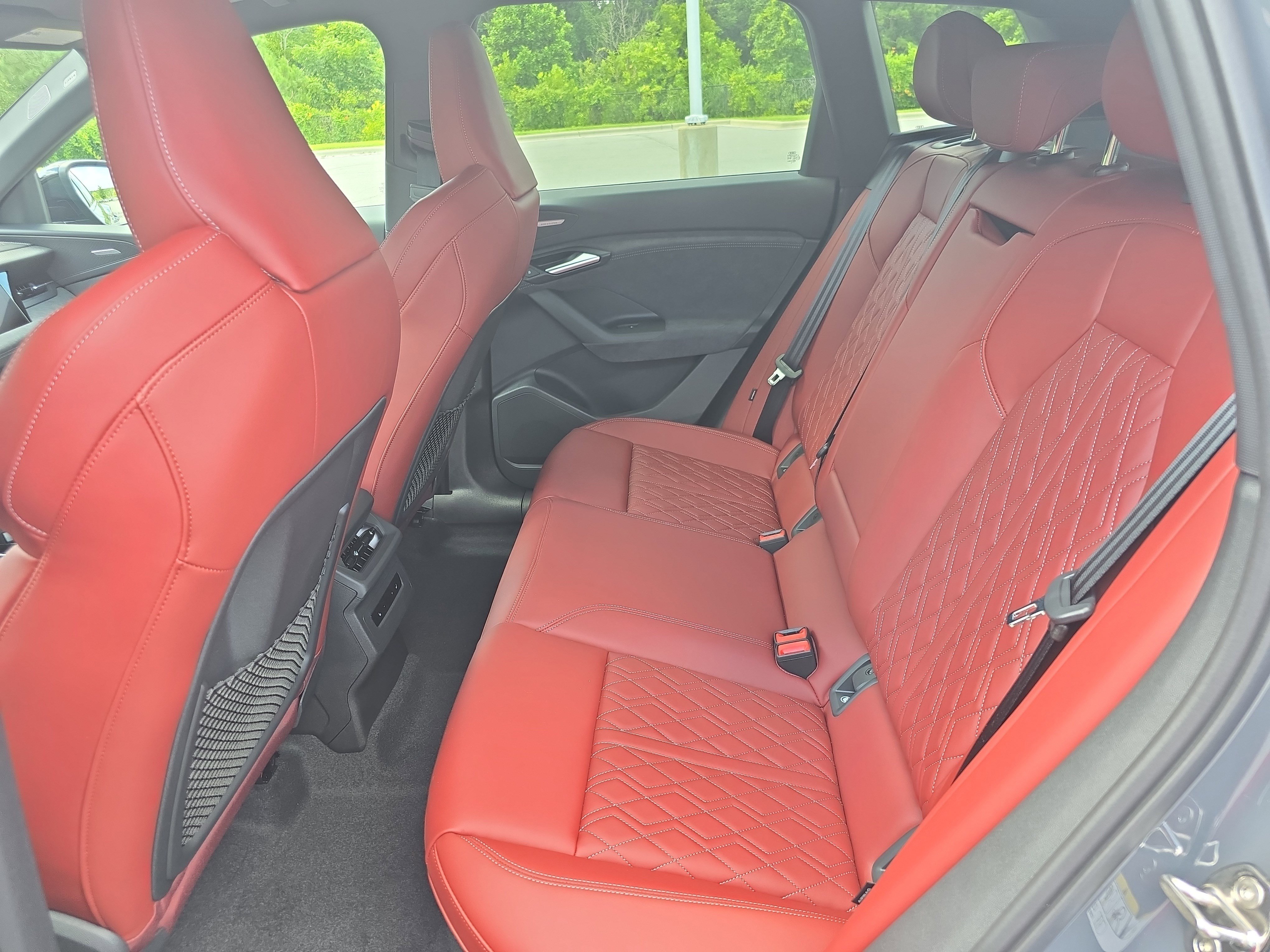 New 2025 Audi SQ6 e-tron Prestige image 14