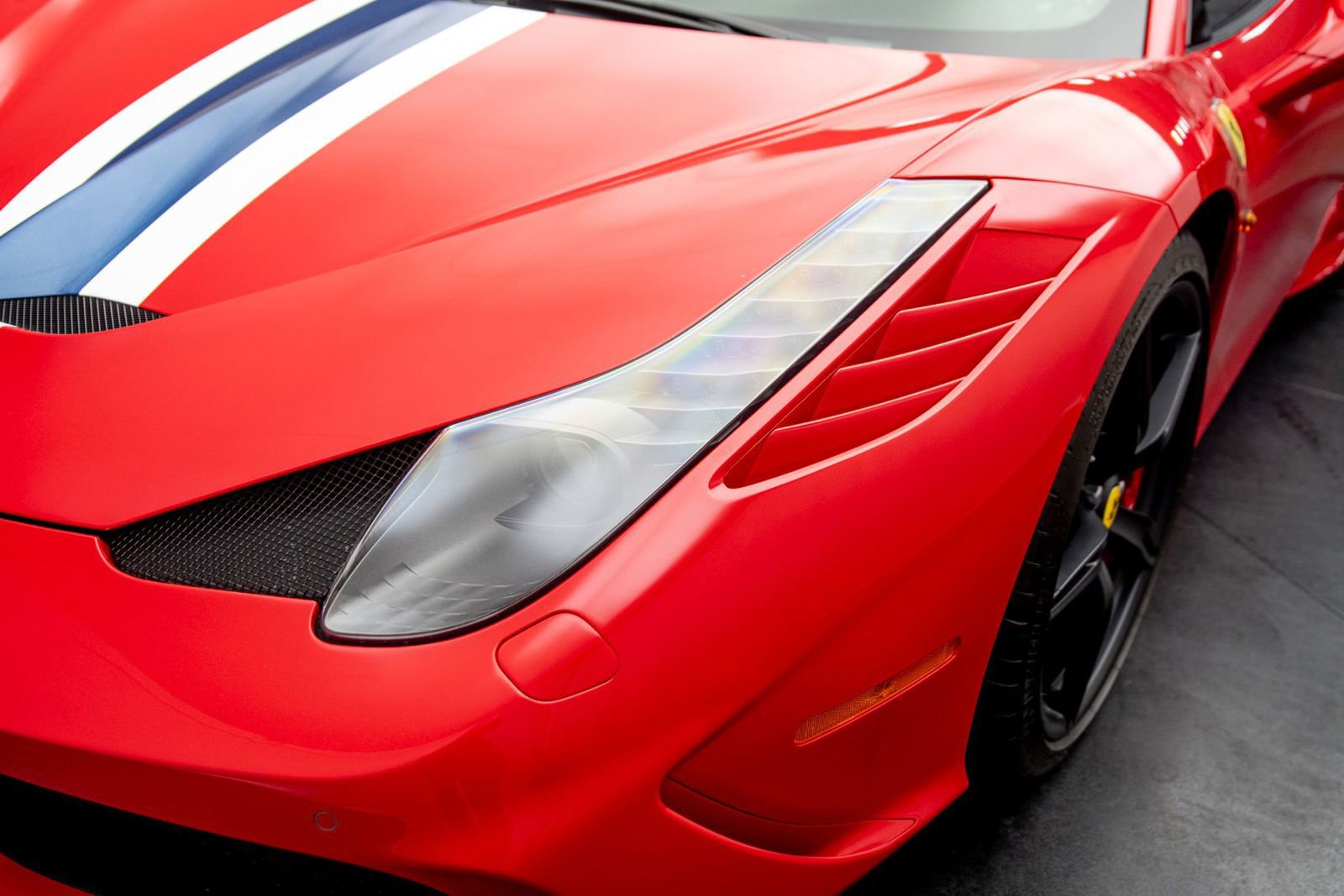 Used 2015 Ferrari 458 Speciale Coupe RWD image 33