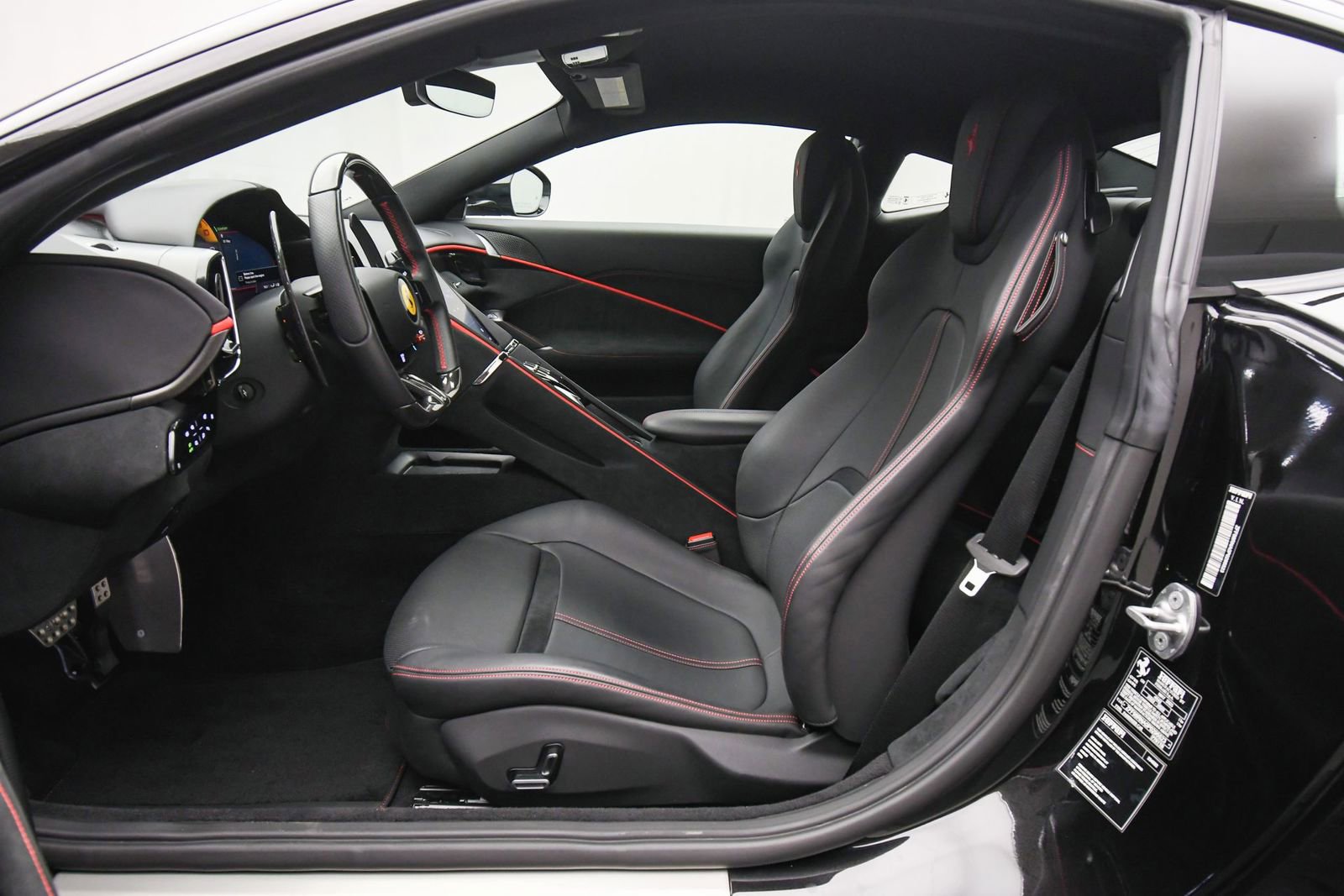 Used 2023 Ferrari Roma image 19