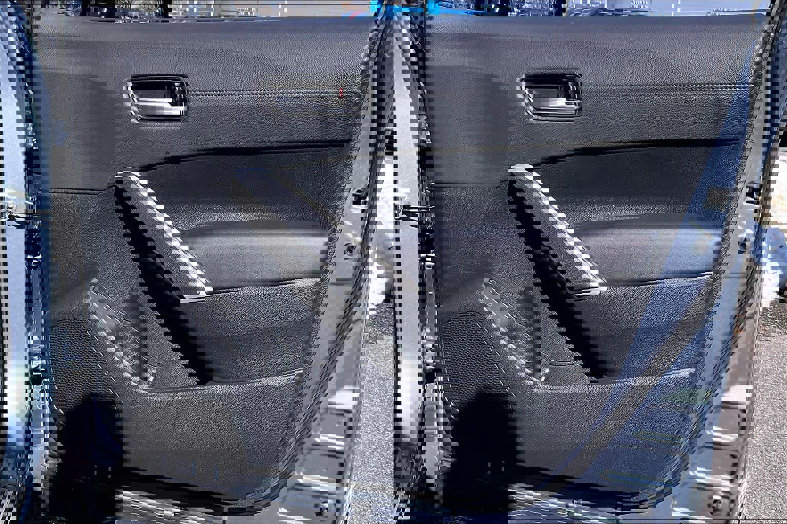 Used 2025 Toyota Corolla Cross XLE w/ Convenience Package image 23