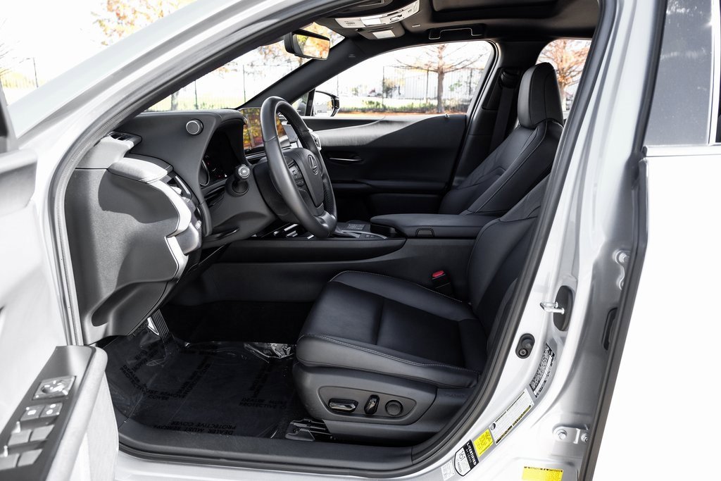 Used 2023 Lexus UX 250h FWD w/ Premium Package image 6