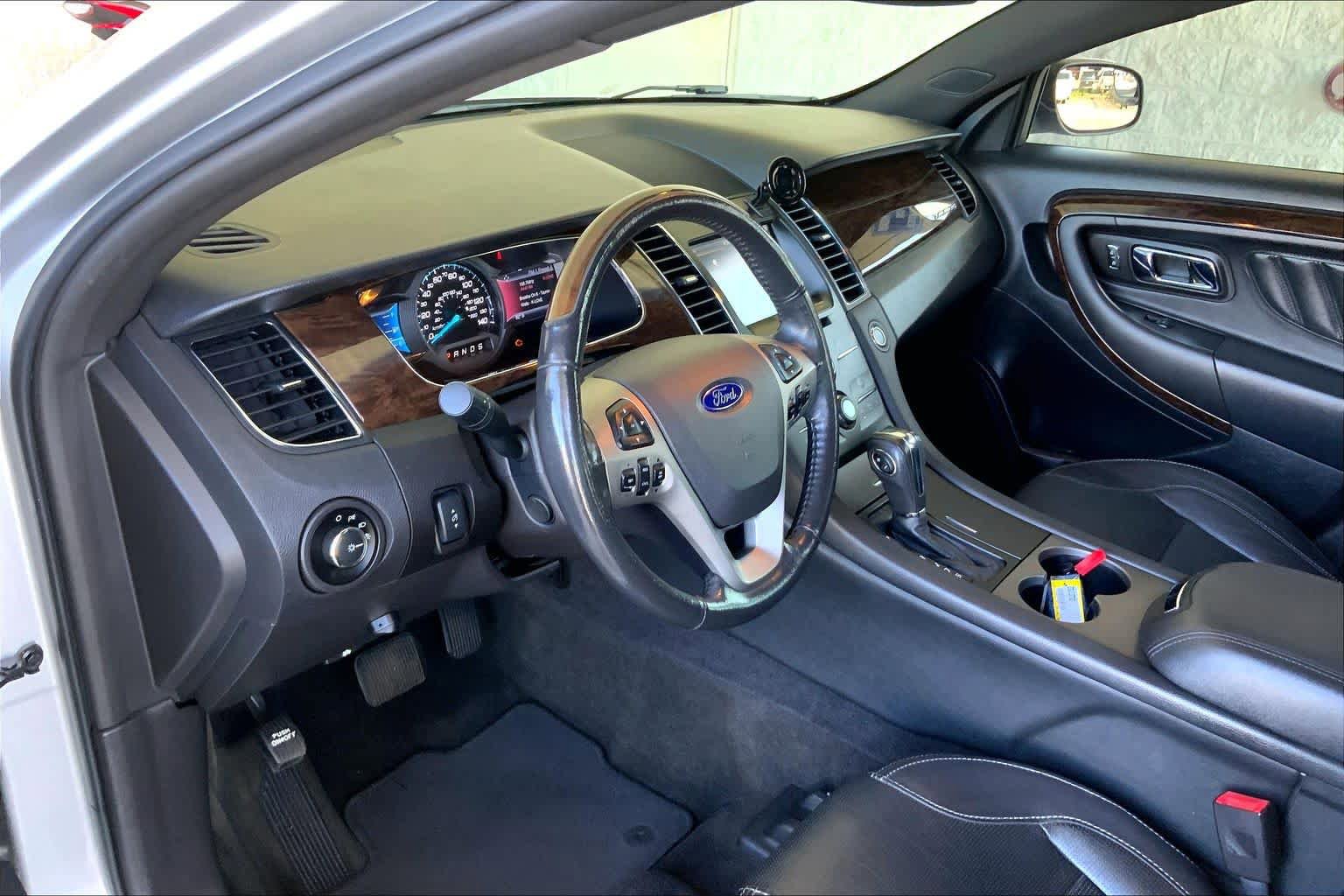 Used 2014 Ford Taurus Limited FWD image 16