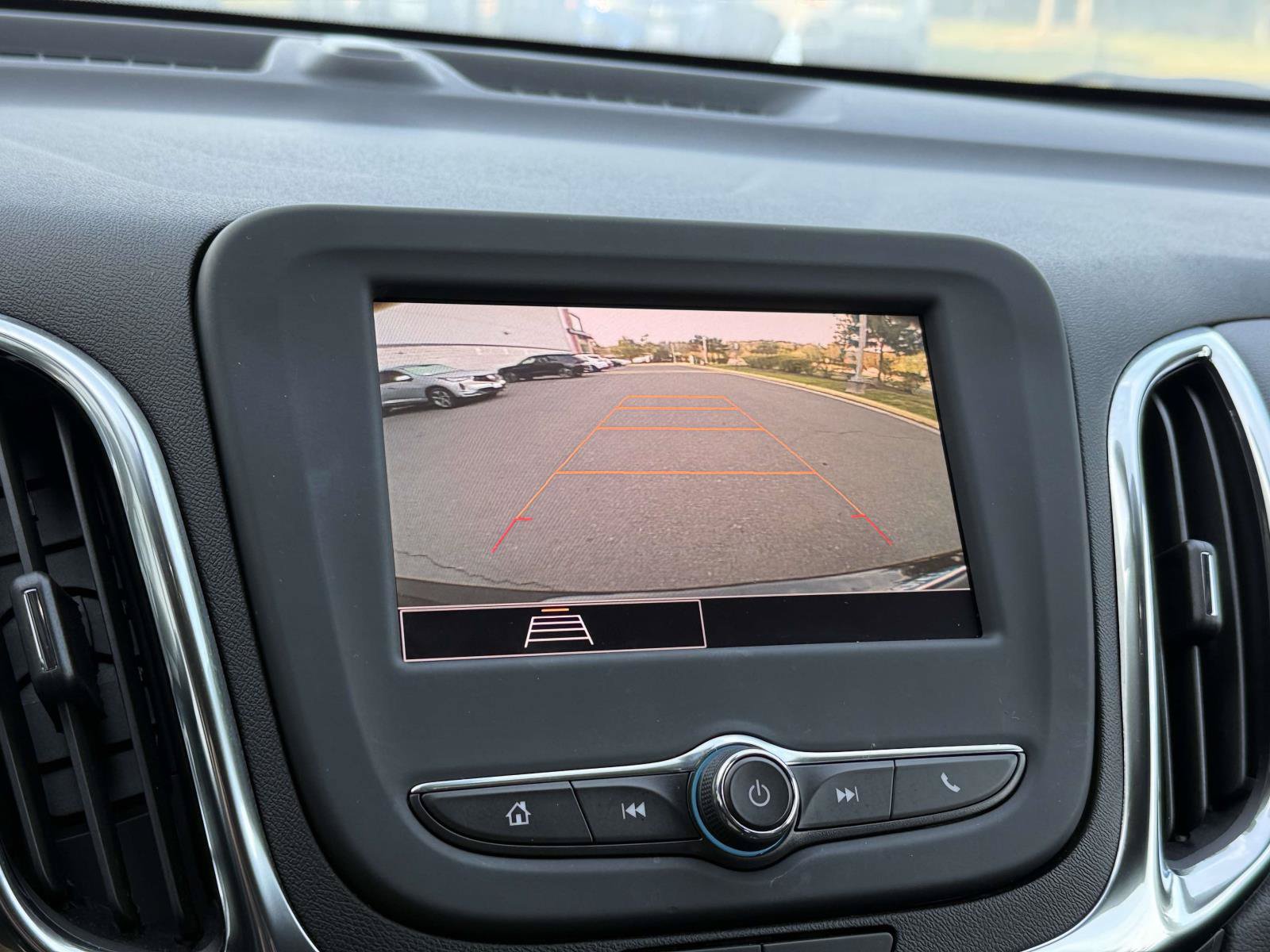 Certified 2024 Chevrolet Equinox LT FWD image 11
