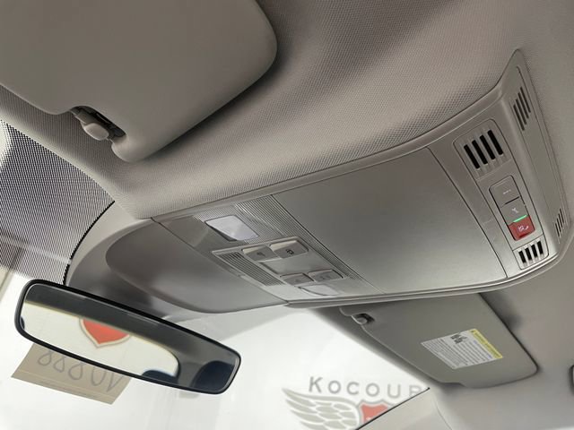 New 2025 Volkswagen Taos S image 19