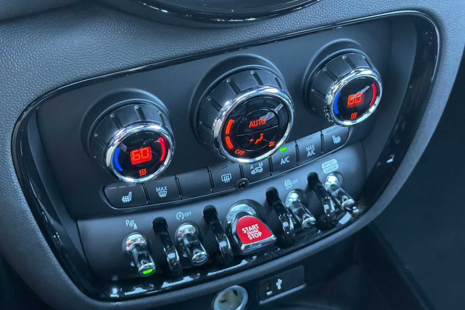 Used 2021 MINI Cooper Clubman S w/ Driver Assistance Package image 26